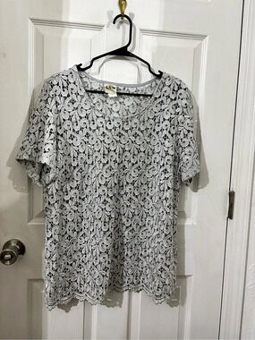 Sam Lace Top in Gray XL Like New